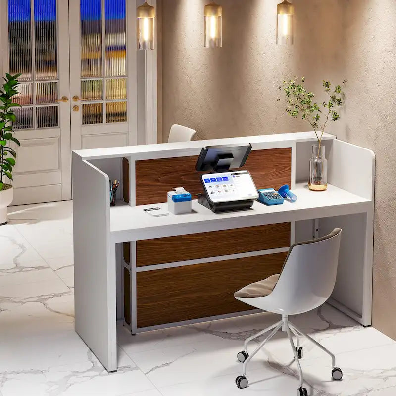 Bureau LED 63" avec panneau de confidentialité, comptoir avant pour bureau