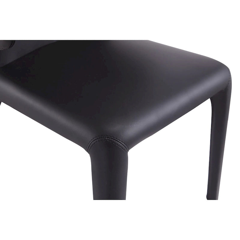 Chaise de salle à manger recouverte de cuir