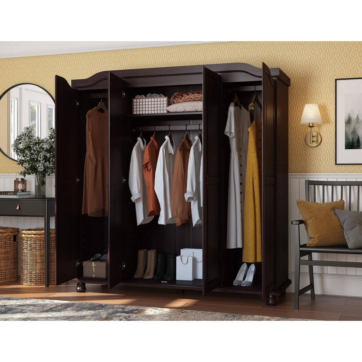 Armoire-penderie Kyle à 4 portes en bois massif 100 % Palace Imports, avec portes en bois massif ou miroir